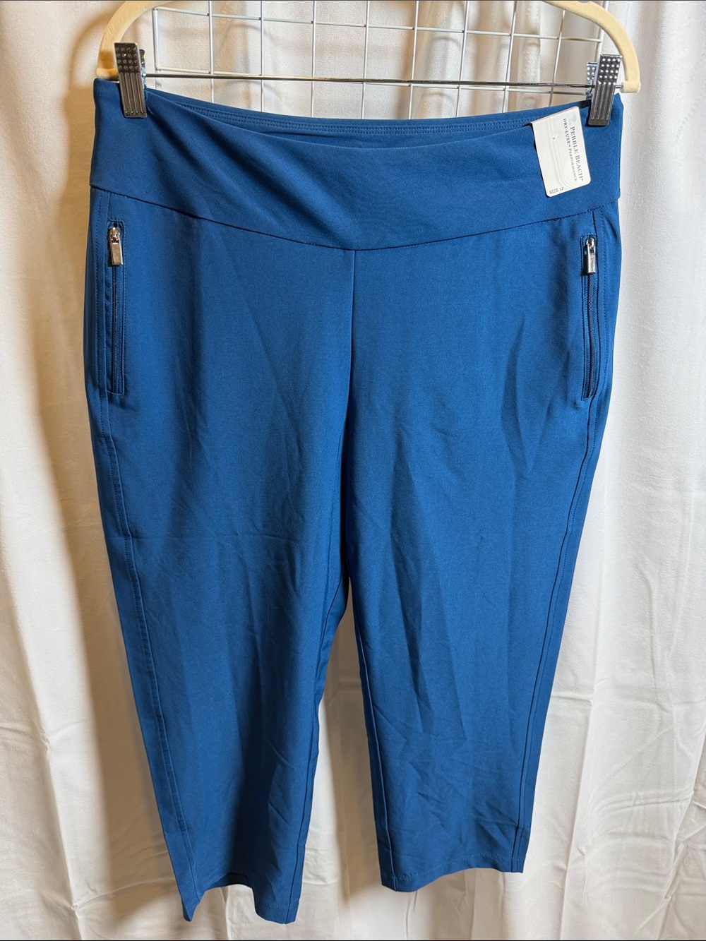 Pebble Beach  Pull-On golf Capri pants with Zip Pockets